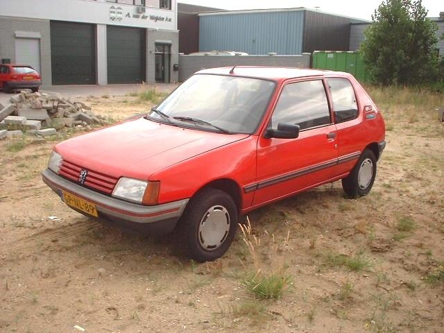 Fotky: Peugeot 205 1.1 GR (foto, obrazky)