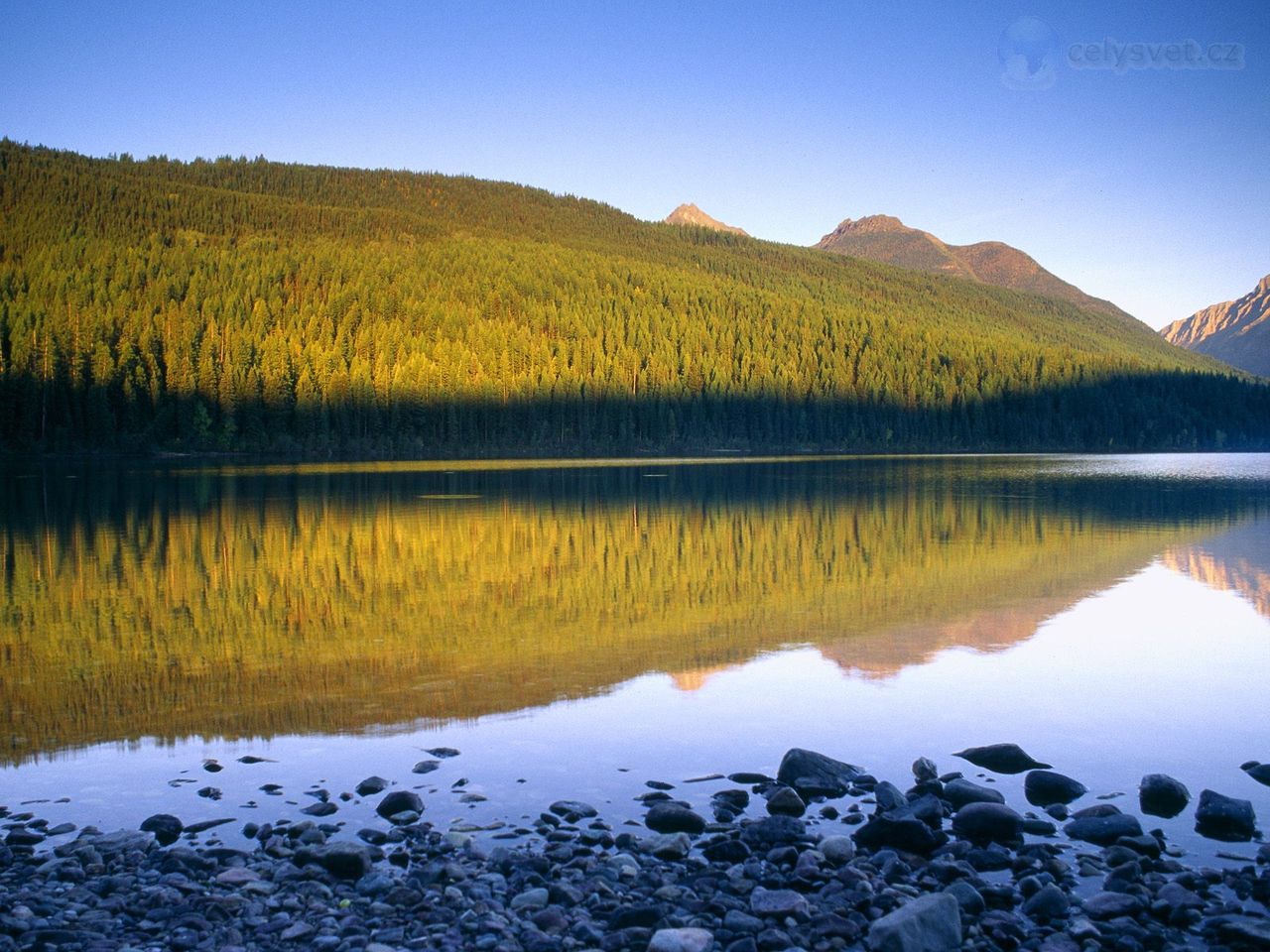 Foto: Mirror Lake Reflection, Kintla Lake, Glacier National Park, Montana