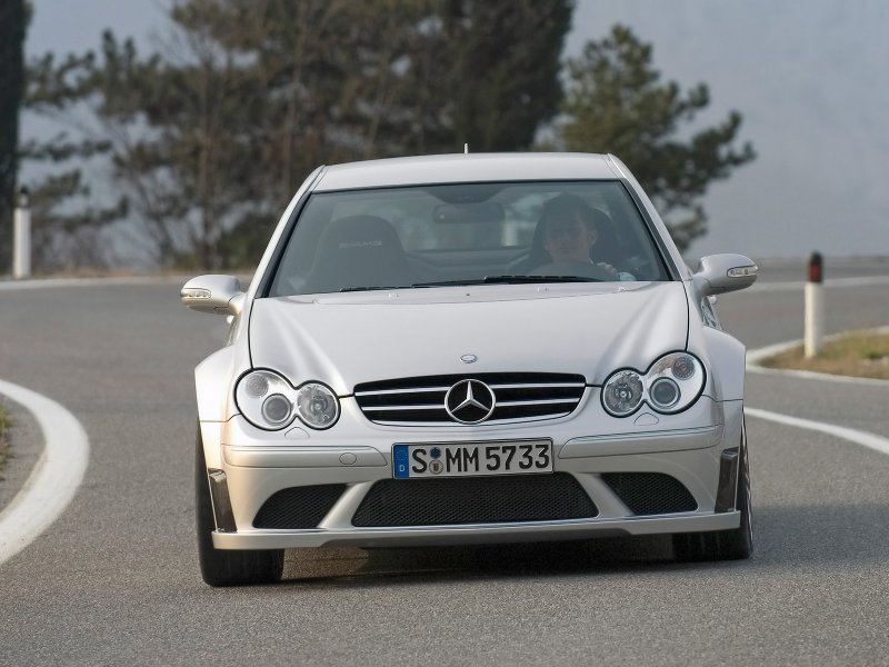 Foto: Mercedes Benz CLK 63 AMG Black Series Front Drive (2008)