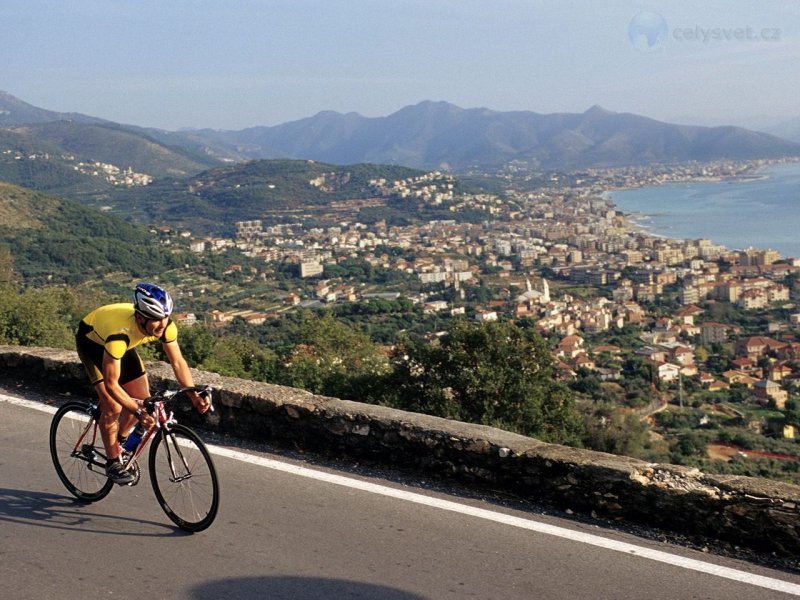 Foto: Road Riding In The Italian Riviera